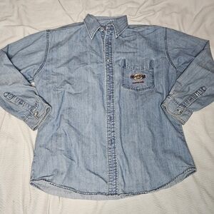 Hard Rock Cafe Light Blue Denim Casual Button Down Shirt Cleveland